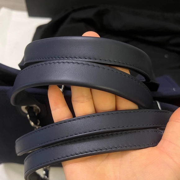 *SOLD* CHANEL DEAUVILLE LARGE TOTE - Picture 16 of 16